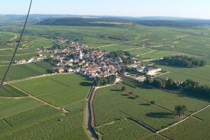 Vol en montgolfière au-dessus des Climats du Vignoble de Bourgogne de la Côte de Beaune