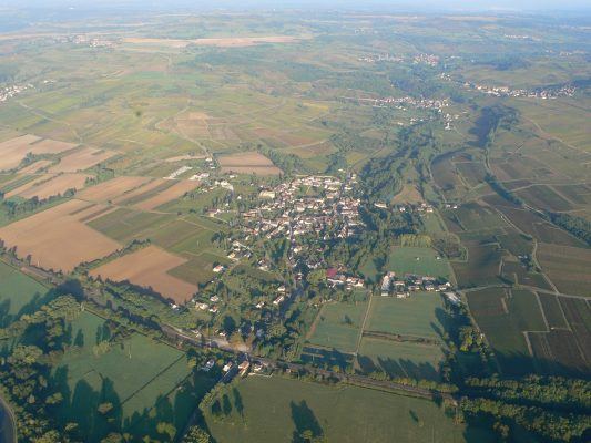 Vol en montgolfière sur les vignes des Maranges en Bourgogne