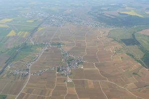 Vol en montgolfière au début du printemps au-dessus de la Côte de Nuits